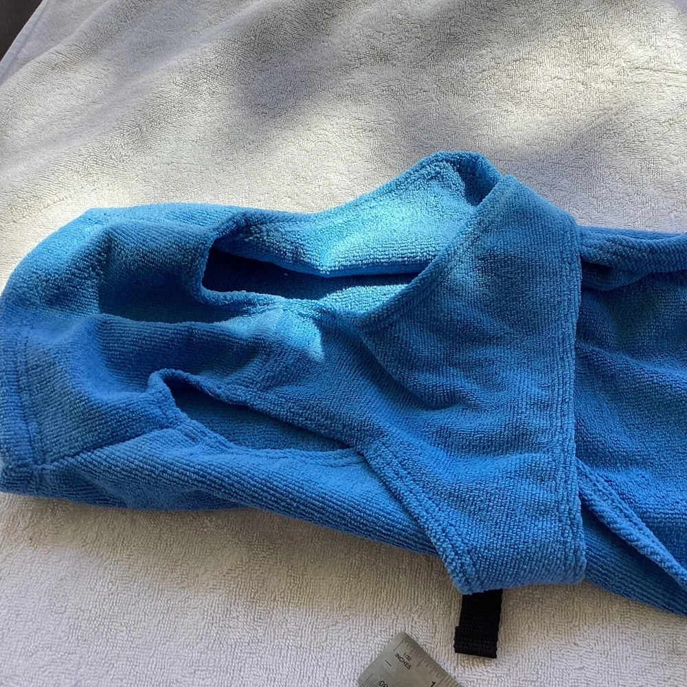 Chilly Dogs Soaker Robe - Picture 6 of 7